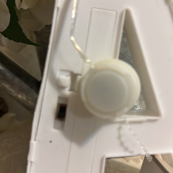 LED LETTER LIGHT A uses 2 AAA BATTERIES (not included) lightweight plastic - Picture 4 of 4